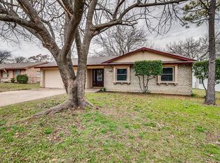 812 Green Pastures Dr, Cedar Hill, TX 75104