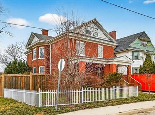 4637 Ellis St, Niagara Falls, ON L2E1H8
