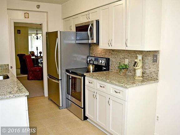 5th image of 5800 Nicholson Ln APT 301
