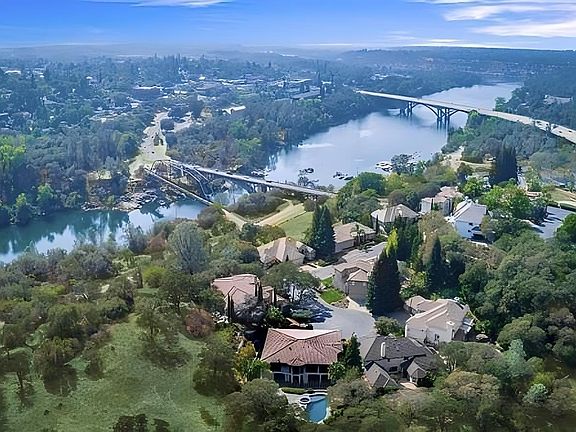 2nd image of 119 Del Norte Vista Way