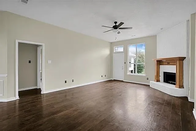 827 Cornell Ln — Photo 13