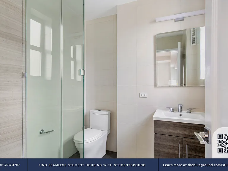 210 W 70th St #918 — Photo 21