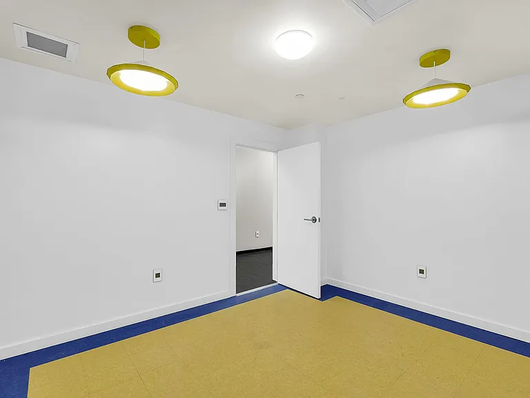 301 N Neil St #808-809 — Photo 43