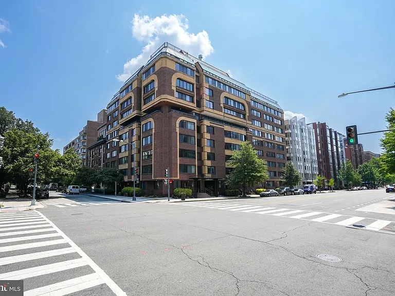 1245 13th St NW #1016 — Photo 15