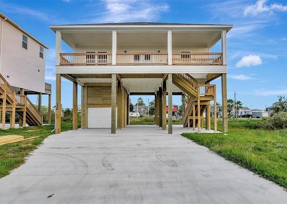 1st image of 120 Jewel Dr