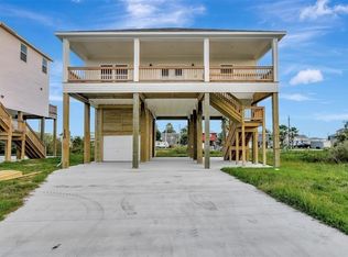 120 Jewel Dr, Crystal Beach, TX 77650
