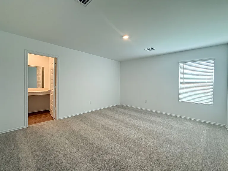 16208 Lovers Ln — Photo 10