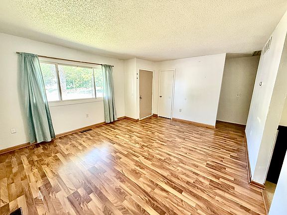 3rd image of 308 17th St NW