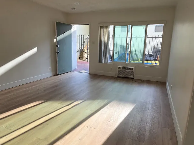 5947 Carlton Way #2 — Photo 2