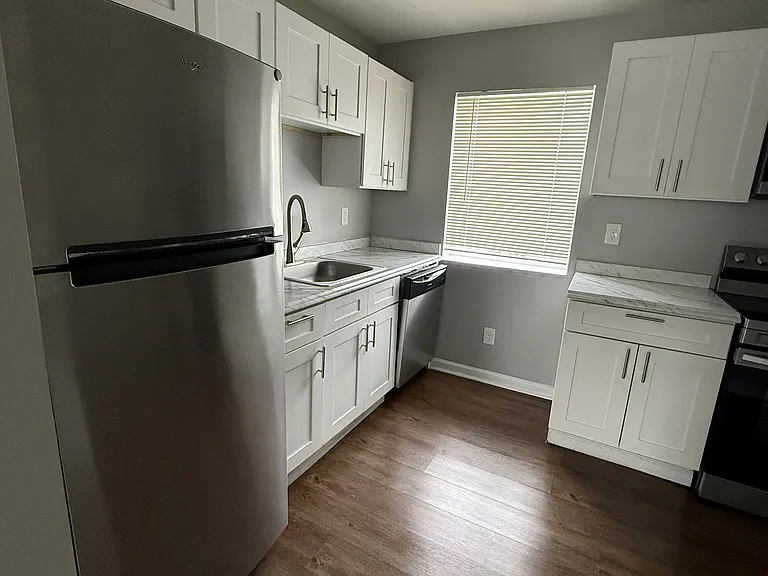 641 Formwalt St SW #4 — Photo 9