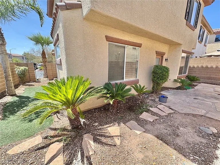 6012 Traviata Ave — Photo 29