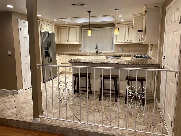 860 Glendora Mountain Rd — Photo 8