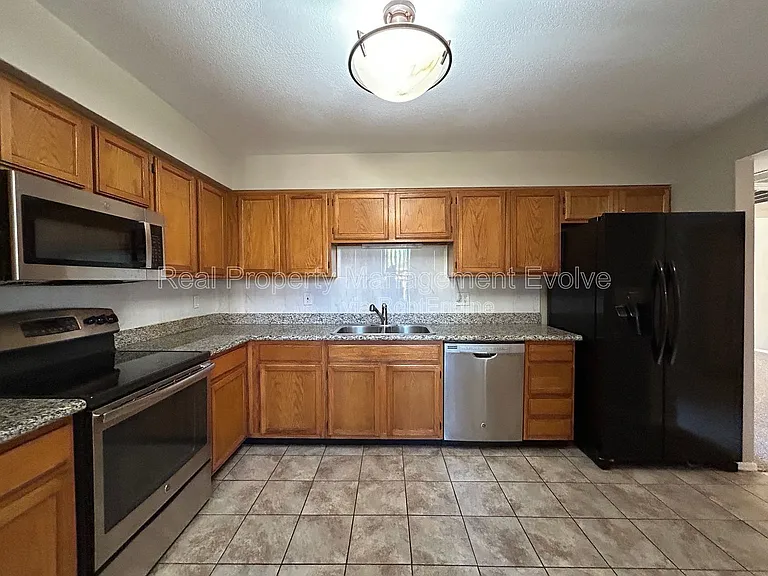 9465 N 92nd St #108 — Photo 11