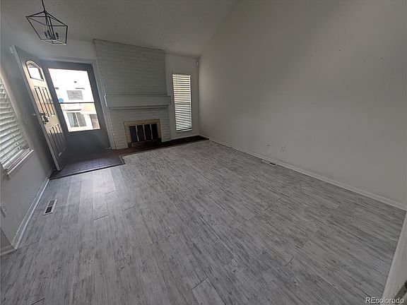 4th image of 1041 S Fraser Way
