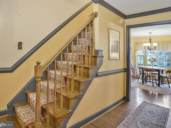 4th image of 4885 Oakcrest Dr