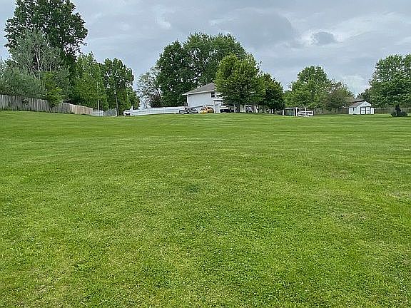 3rd image of 5216 Edgehill Dr