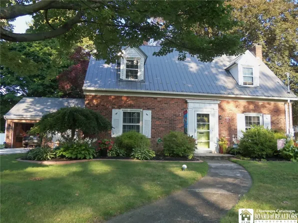 704 Eagle St, Dunkirk, NY 14048