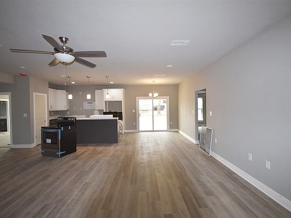 3rd image of 931 72nd Ave