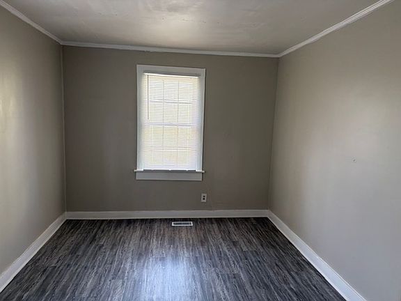 5th image of 805 Adams Ct