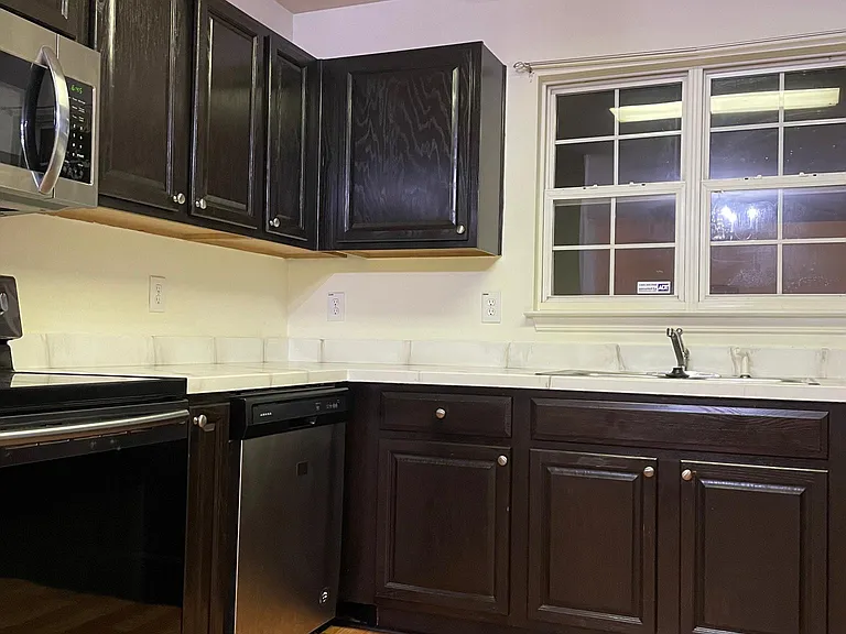 9007 Gatewick Ct — Photo 11