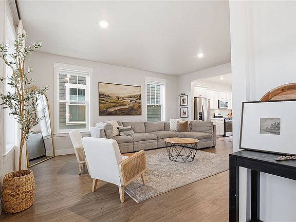 4th image of 1687 Saint George Blvd