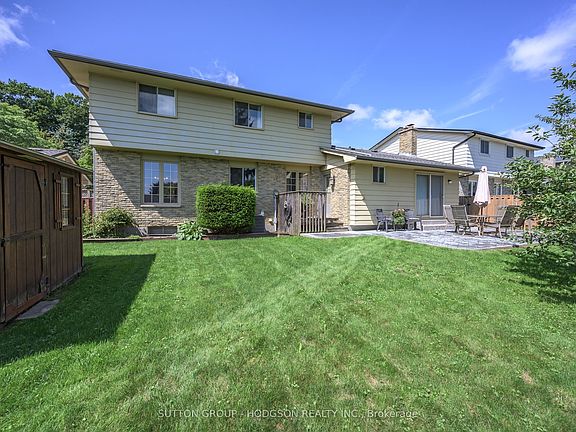4th image of 738 Cranbrook Rd