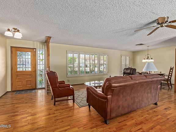 4th image of 717 W EL CAMINO Drive