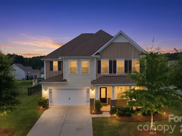 111 Slip Shot Ln, Troutman, NC 28166