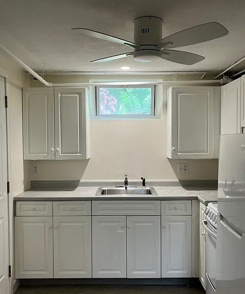 18 Dunstan St #B — Photo 3