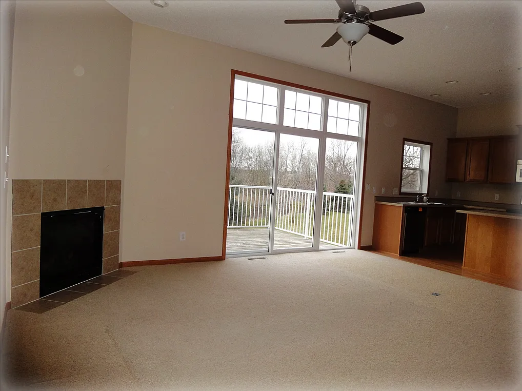 3 bed, 2146 sqft, $2,650 — Photo 4