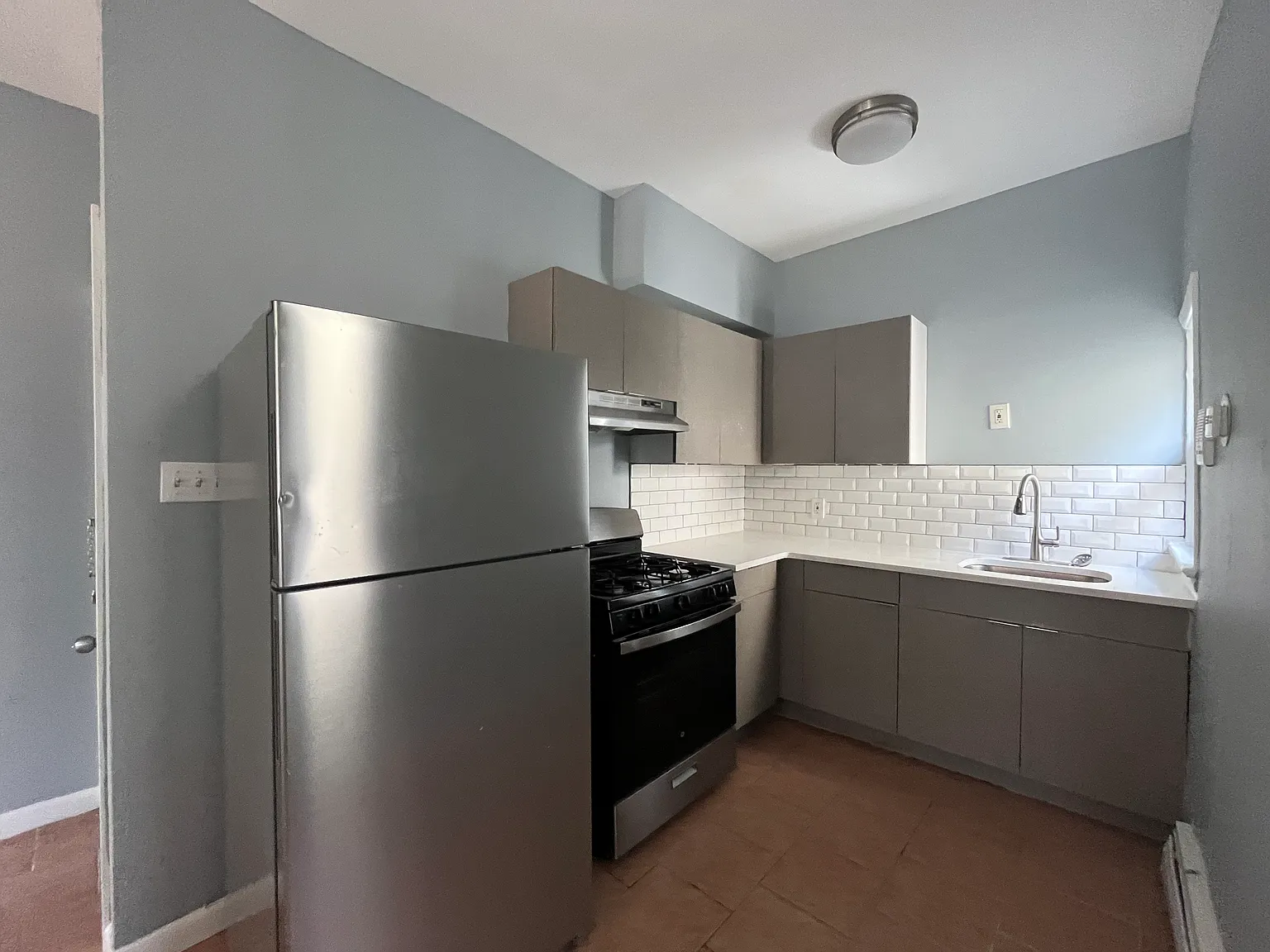 1048 Broadway — Photo 1