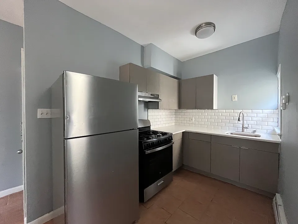 1048 Broadway #2