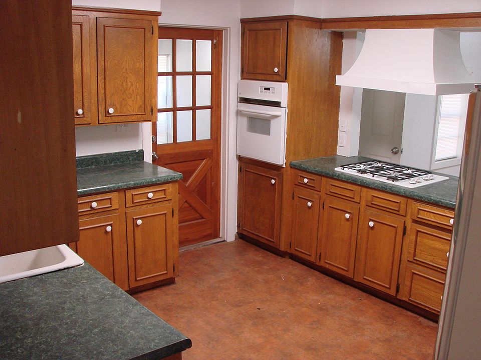 2nd image of 874 Baker Rd
