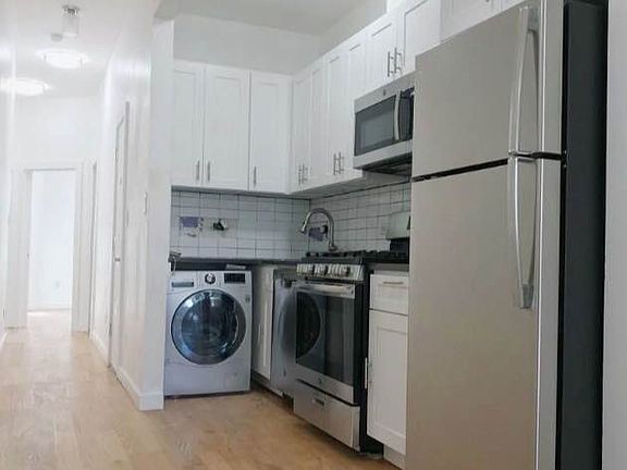 3rd image of 285 Troutman St APT 2L
