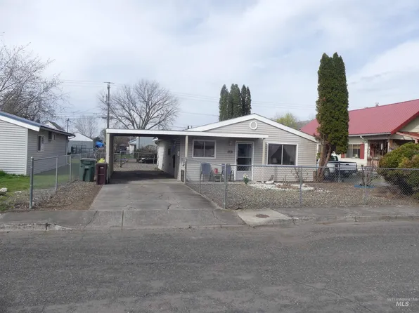 422 9th St, Clarkston, WA 99403