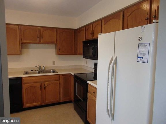 4th image of 375 Westridge Cir