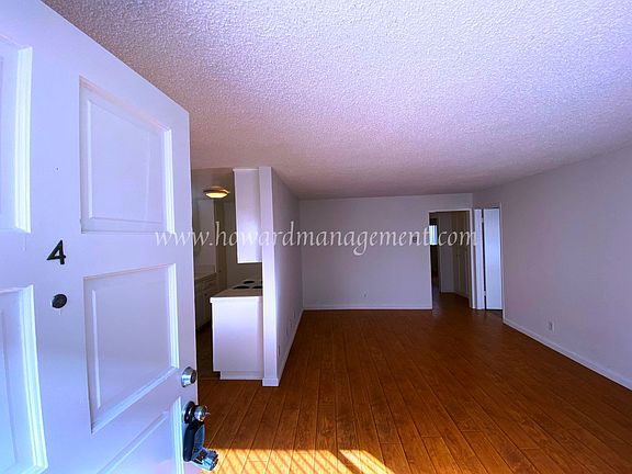 2nd image of 1037 5th St APT 4