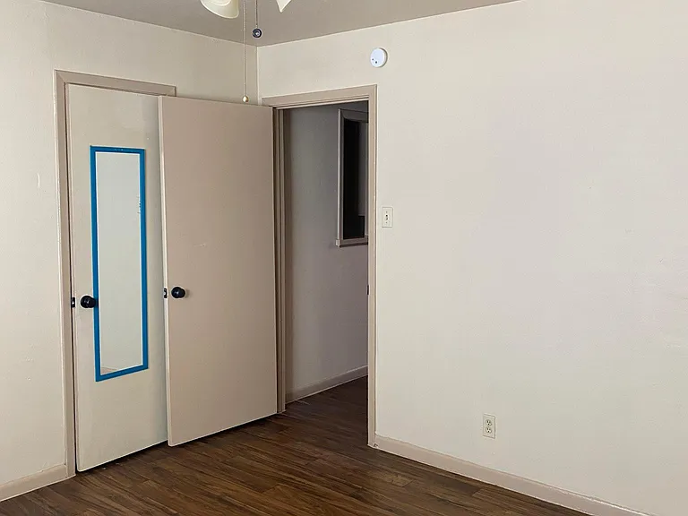 2515 Louise St #8 — Photo 2