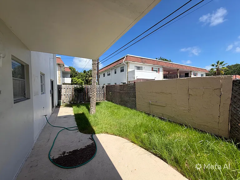320 SW 1st St — Photo 23