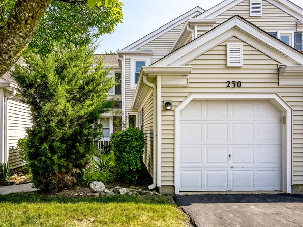 230 University Ln, Elk Grove Village, IL 60007