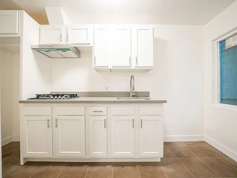 1011 San Julian St #201 — Photo 15