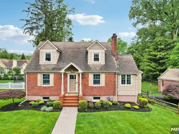 789 Woodland Ave, Oradell, NJ 07649