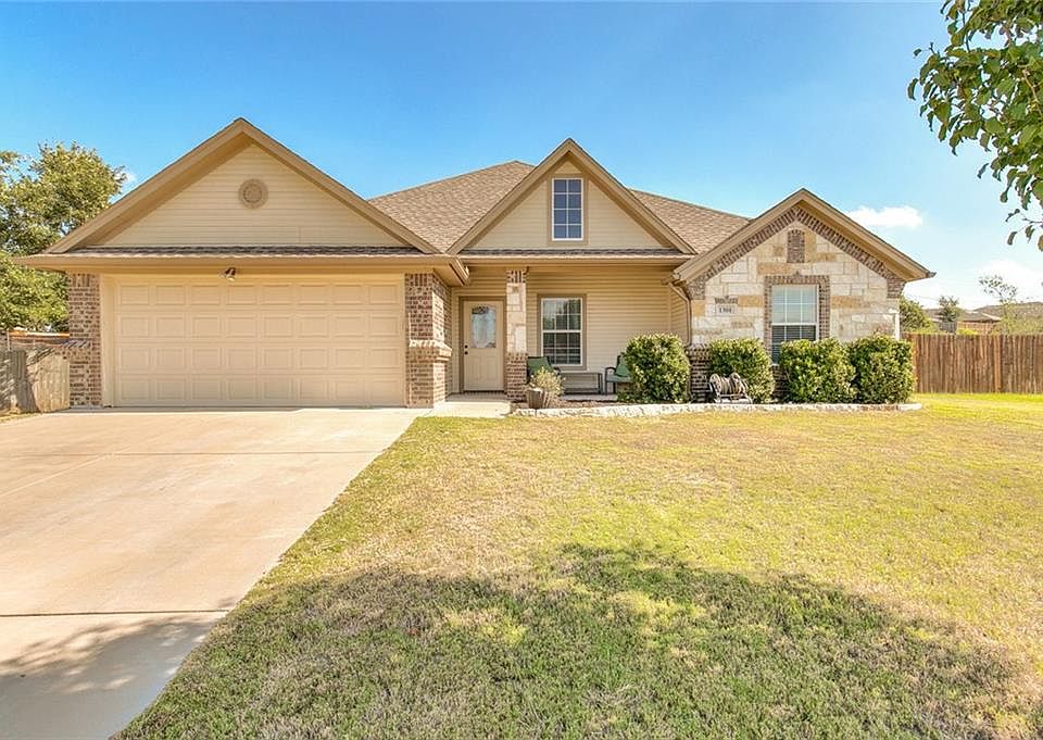 1st image of 1301 Eagle Lake Dr