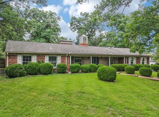 8 Balcon Est, Saint Louis, MO 63141