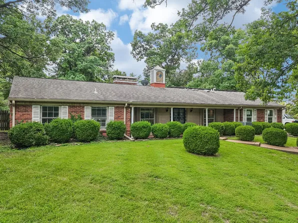 8 Balcon Est, Saint Louis, MO 63141
