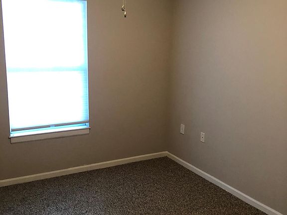 4th image of 2996 Glenloch Cir
