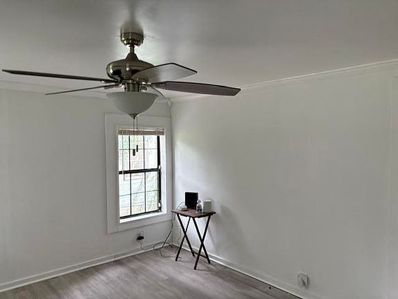 3rd image of 815 Rosalie Ave