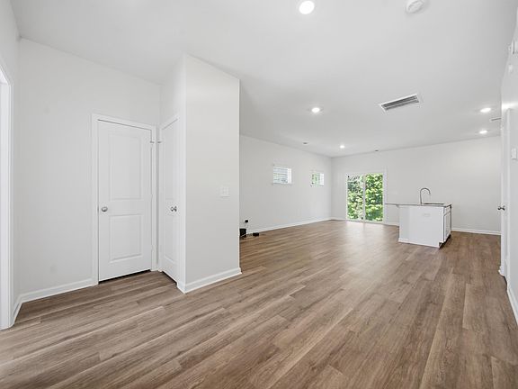3rd image of 828 Yellow Swan Ln