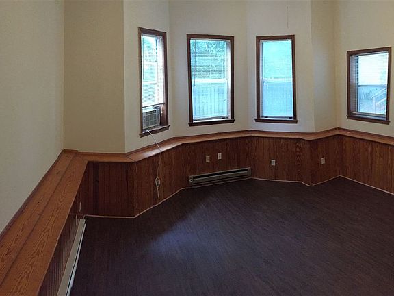782 sunken lvroom