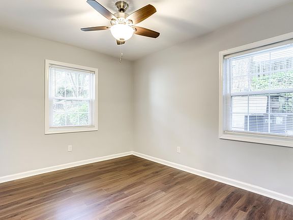 5th image of 1941 N Cameron St #9